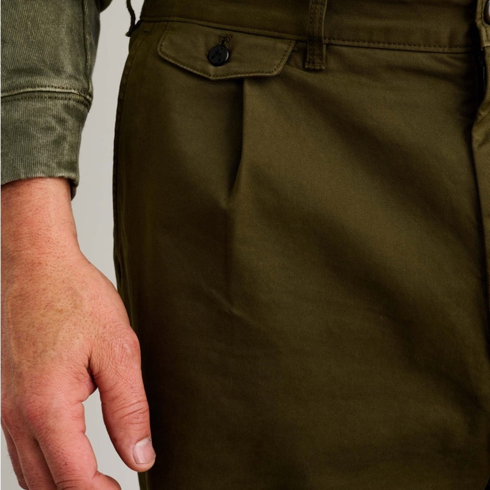 Alex Mill Standard Pleated Pant in Chino military olive men’s 32 waist